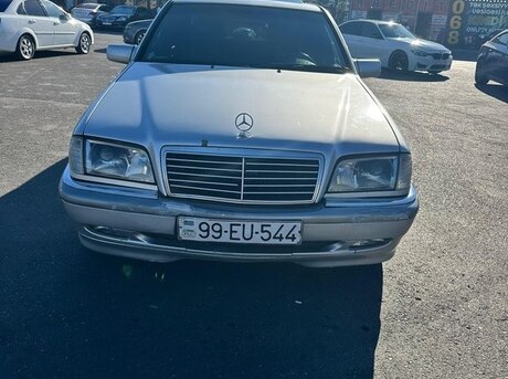 Mercedes C 240