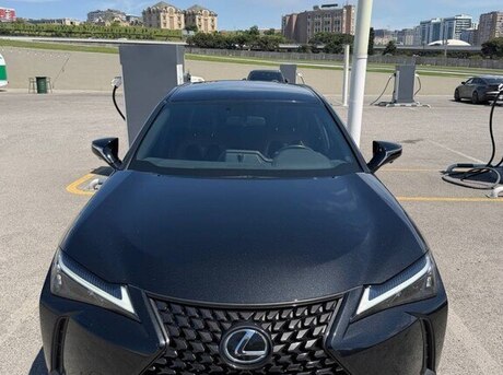 Lexus UX 300h