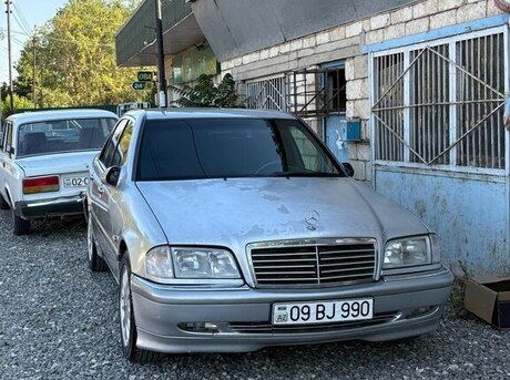 Mercedes C 240