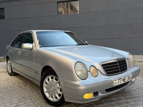 Mercedes E 200
