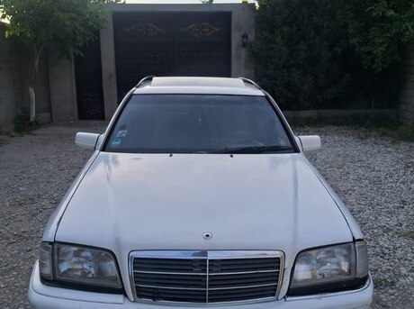 Mercedes C 200