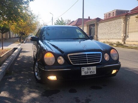 Mercedes E 320