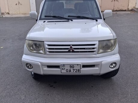 Mitsubishi Pajero io