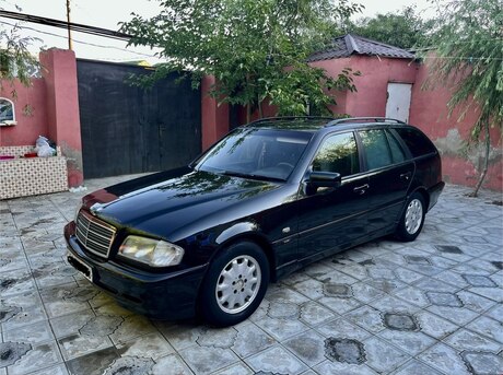 Mercedes C 180