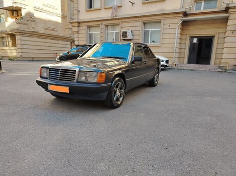 Mercedes 190