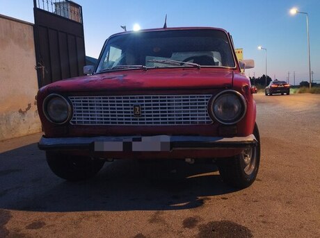 LADA (VAZ) 21013