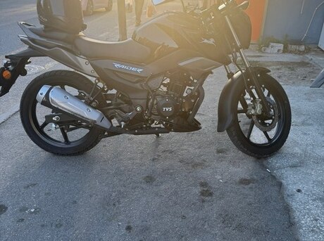 TVS Raider