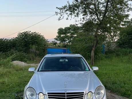 Mercedes E 220