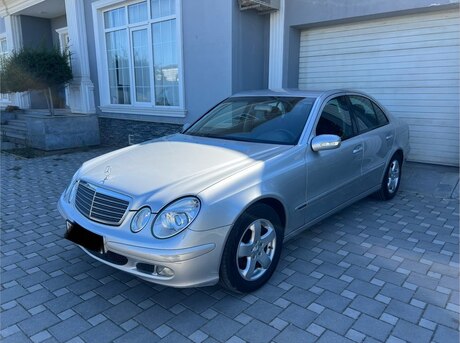 Mercedes E 220