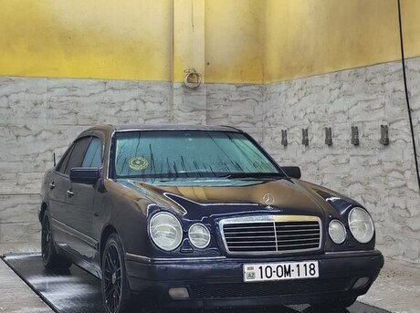 Mercedes E 240