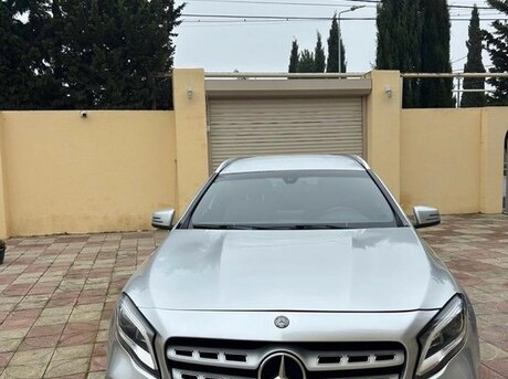 Mercedes GLA 250