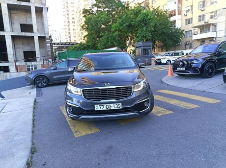 Kia Carnival