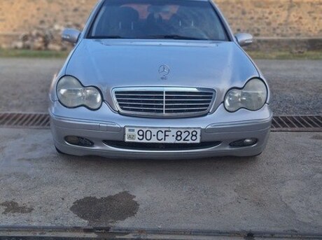 Mercedes C 200