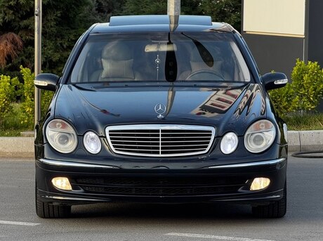 Mercedes E 240