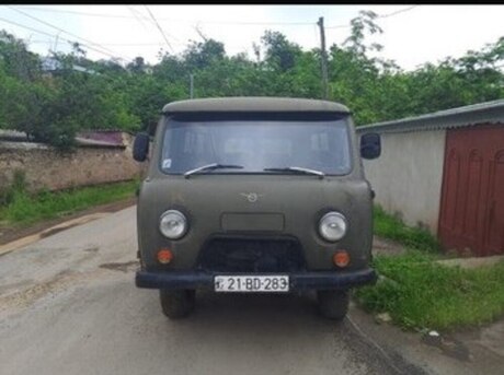 UAZ 390945