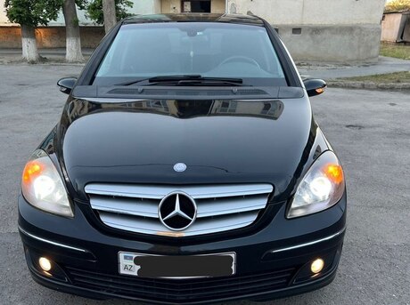 Mercedes B 180