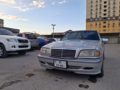 Mercedes C 200