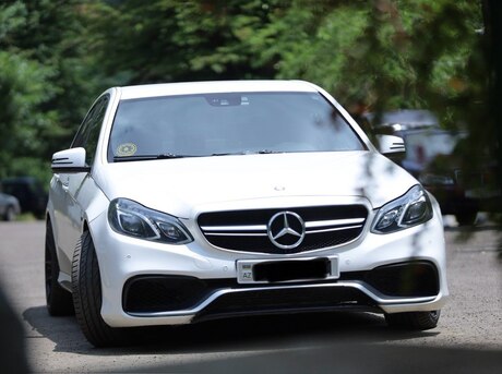 Mercedes E 200
