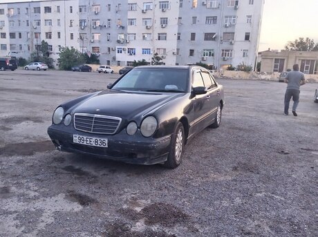 Mercedes E 220