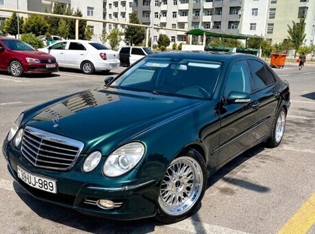 Mercedes E 200