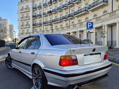 BMW 518