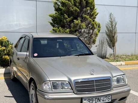Mercedes C 200