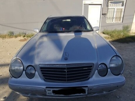 Mercedes E 220