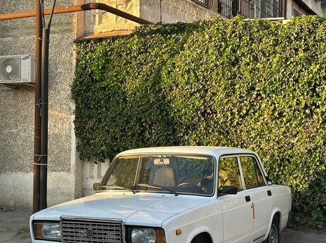 LADA (VAZ) 2107