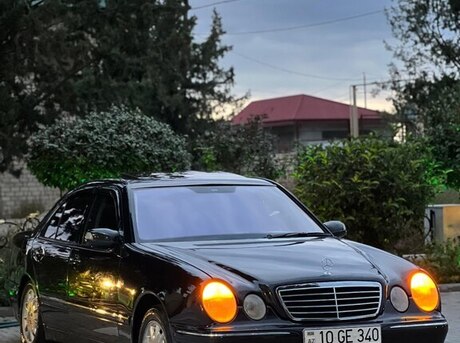 Mercedes E 240