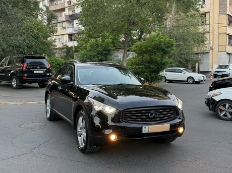 Infiniti FX35