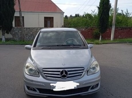 Mercedes B 150
