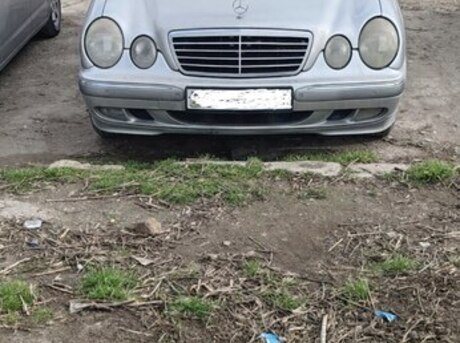 Mercedes E 220