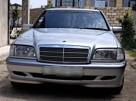 Mercedes C 230