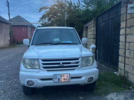 Mitsubishi Pajero io