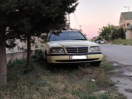 Mercedes C 180