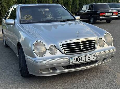 Mercedes E 240
