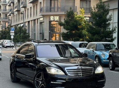 Mercedes S 63 AMG