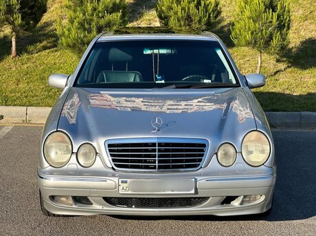 Mercedes E 240