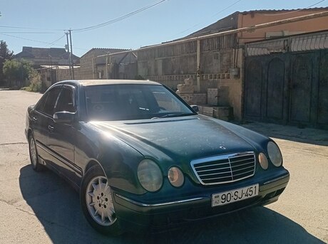 Mercedes E 320