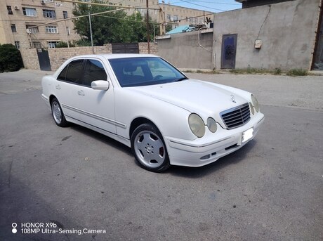 Mercedes E 240