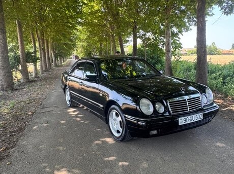 Mercedes E 230