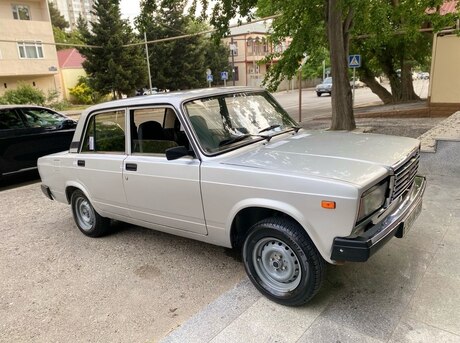 LADA (VAZ) 2107