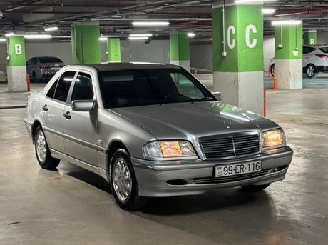 Mercedes C 200