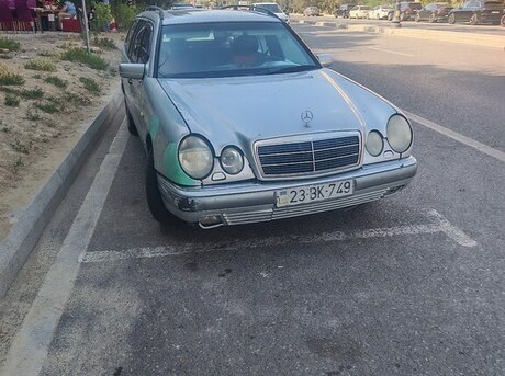 Mercedes E 240
