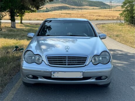 Mercedes C 240