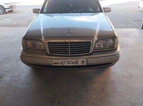 Mercedes C 200