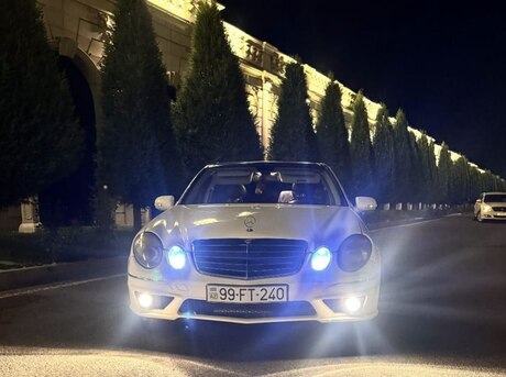 Mercedes E 240