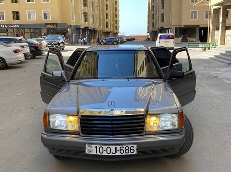 Mercedes 190