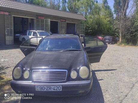 Mercedes E 230
