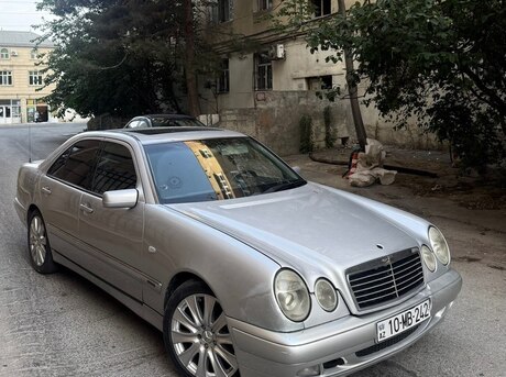 Mercedes E 240